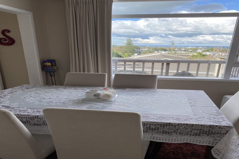 Photo of property in 20 Grenada Avenue, Forrest Hill, Auckland, 0620