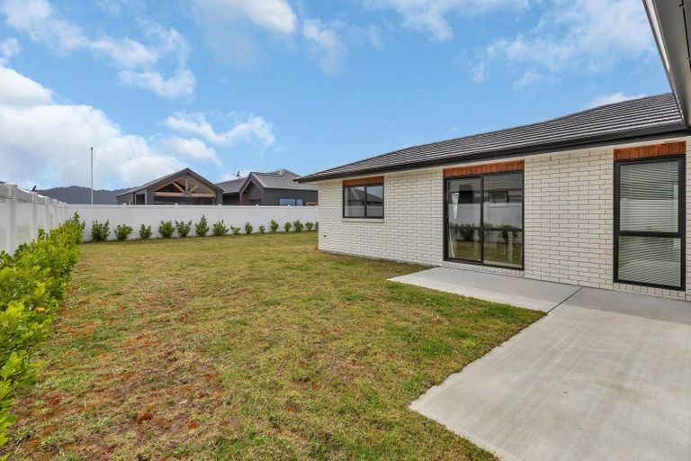 Photo of property in 46 Maturiki Drive, One Tree Point, 0118