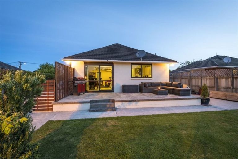 Photo of property in 37 Flower Street, Bryndwr, Christchurch, 8053
