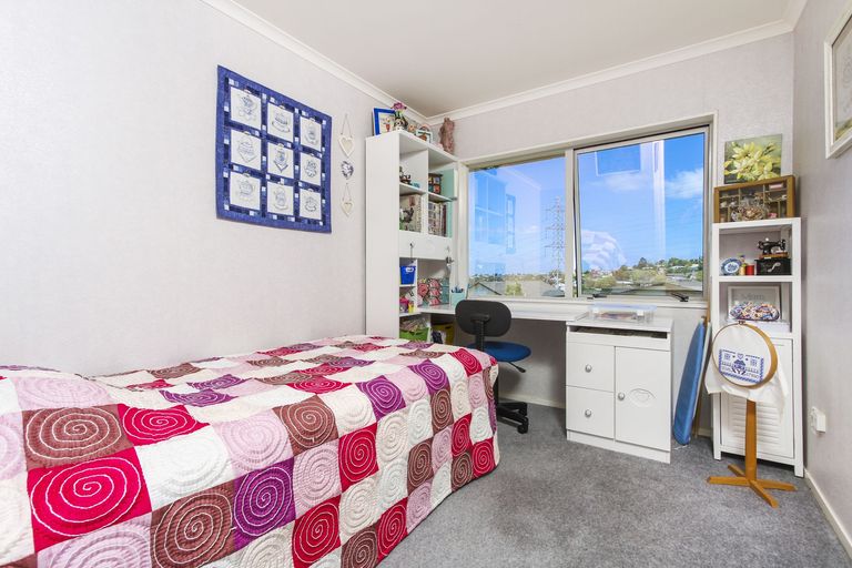 Photo of property in 62 Garton Drive, Massey, Auckland, 0614