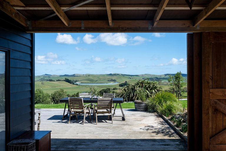 Photo of property in 1470 Oneriri Road, Kaiwaka, 0573