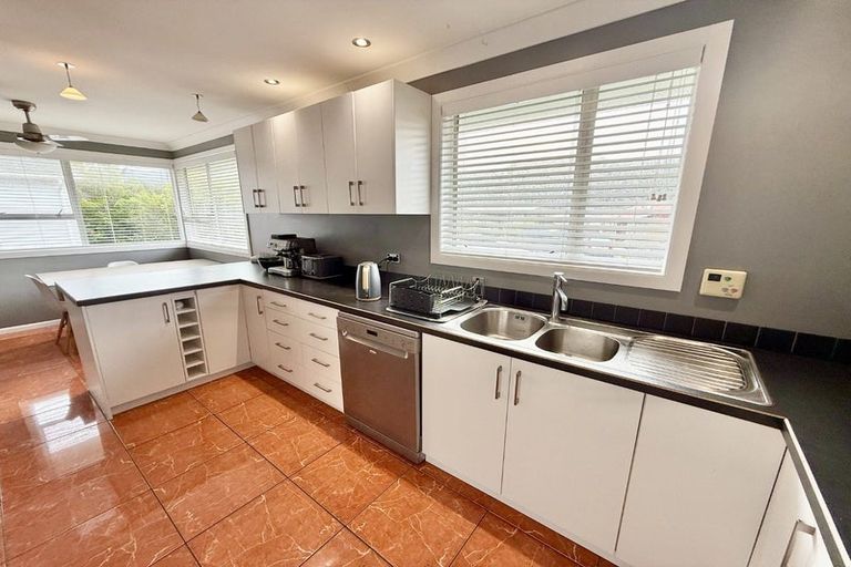 Photo of property in 17 Hamstead Street, Wainuiomata, Lower Hutt, 5014