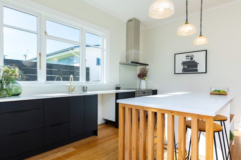 Photo of property in 95b Waikawa Road, Picton, 7220