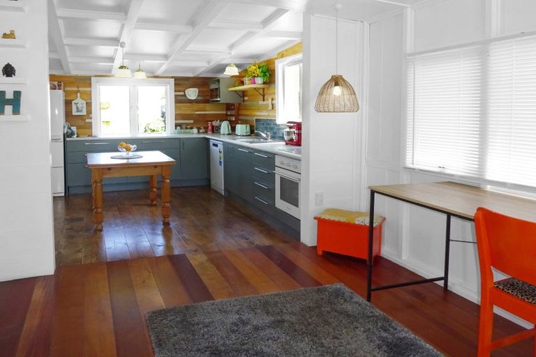 Photo of property in 36 Robinson Street, Foxton, 4814