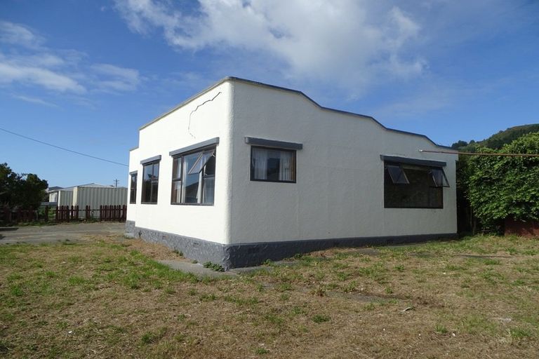 Photo of property in 246d Marine Parade, Bluff, 9814