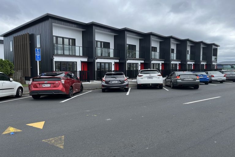 Photo of property in 11/97b Mokoia Road, Birkenhead, Auckland, 0626