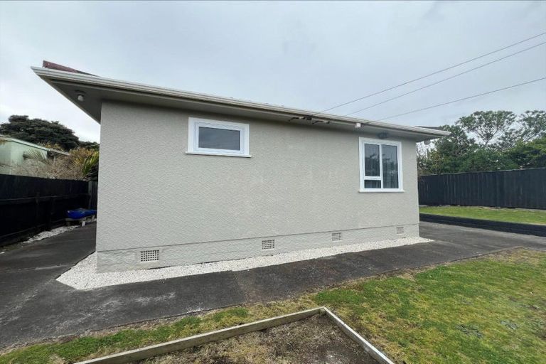 Photo of property in 106 Karaka Street, Castlecliff, Whanganui, 4501