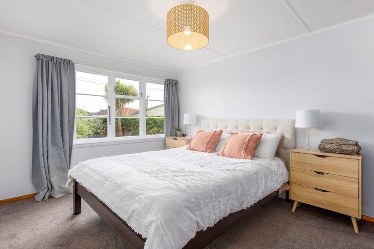 Photo of property in 36 Oakland Street, Northcote, Christchurch, 8052