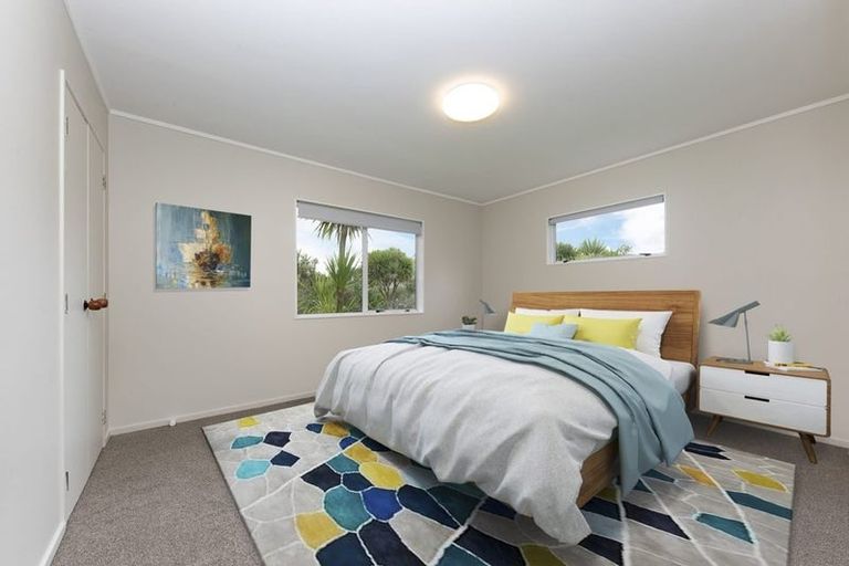Photo of property in 18 Sarona Avenue, Glen Eden, Auckland, 0602