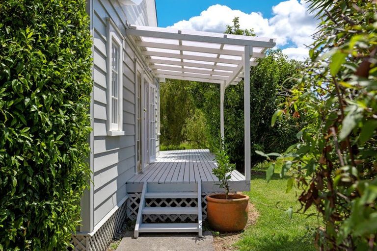 Photo of property in 72 Pebble Brook Road, Waitoki, 0994