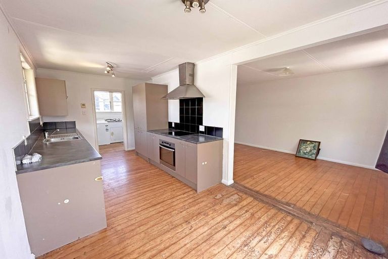 Photo of property in 18 Dowding Street, Melville, Hamilton, 3206