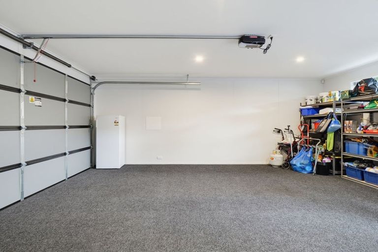 Photo of property in 37 Daniel Place, Kelvin Grove, Palmerston North, 4414