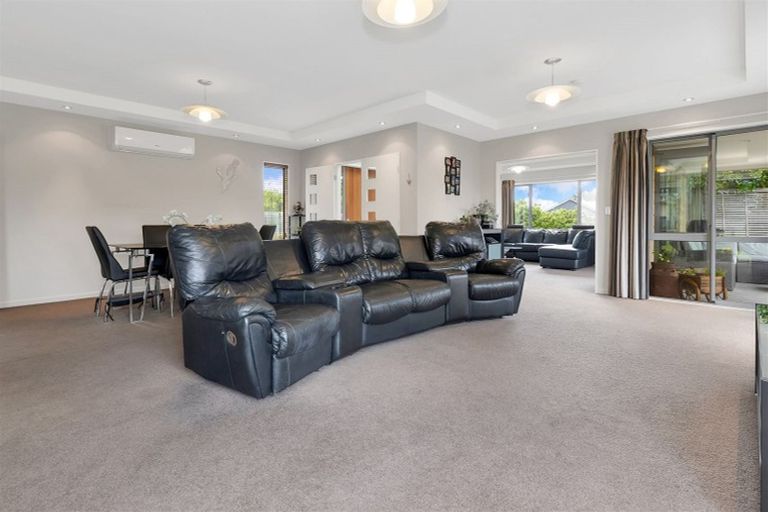 Photo of property in 25 Teviotview Place, Amberley, 7410