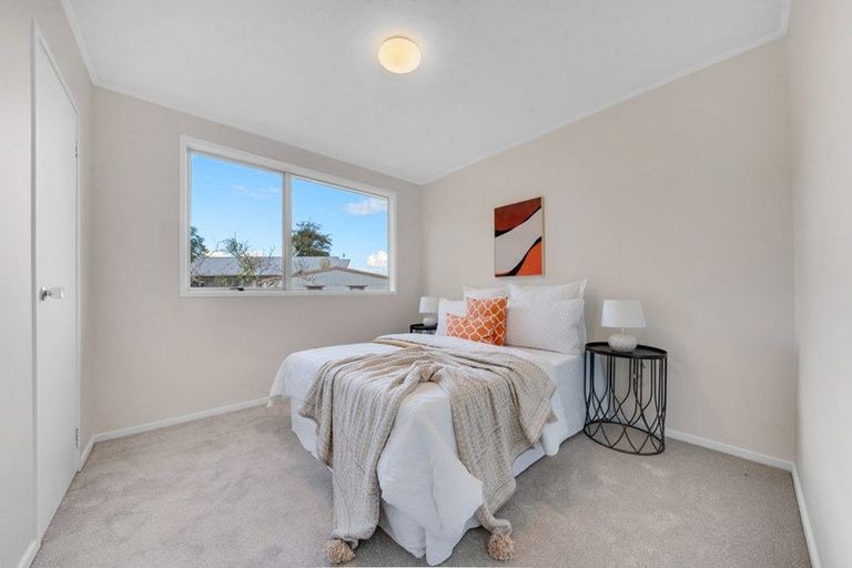 Photo of property in 54 Pukeroa Place, Papakura, 2110
