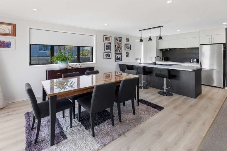 Photo of property in 31 Golf Vue Place, Castlecliff, Whanganui, 4501