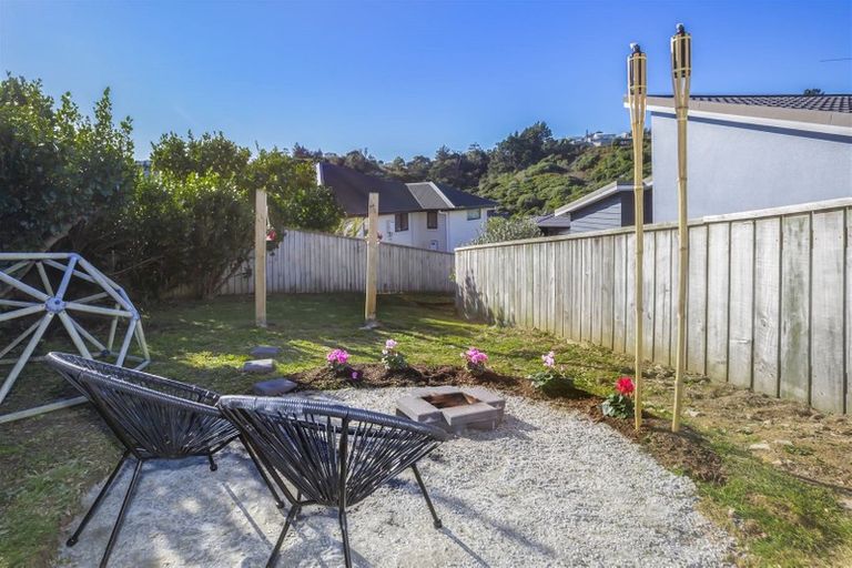 Photo of property in 3 Tararua Close, Aotea, Porirua, 5024