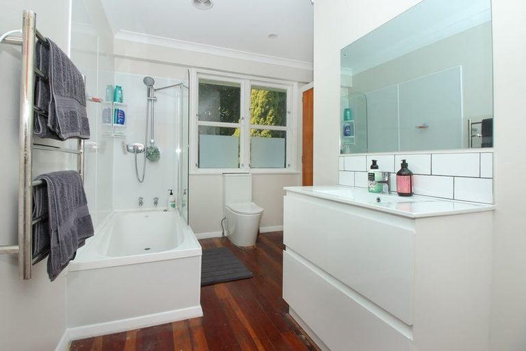 Photo of property in 14 Viscount Place, West End, Palmerston North, 4412