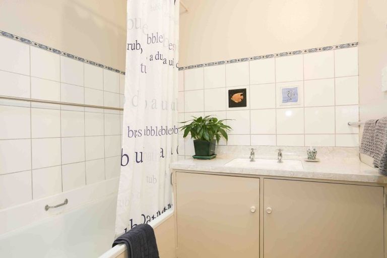 Photo of property in 602 Avenue Road West, Saint Leonards, Hastings, 4120