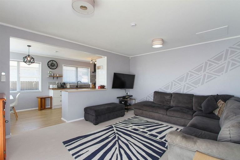 Photo of property in 15 Bettina Place, Manurewa, Auckland, 2102