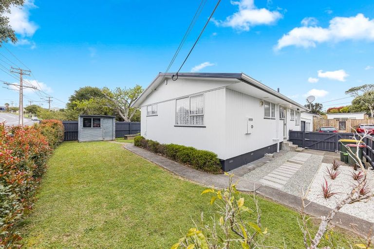 Photo of property in 1/18 Matipo Road, Te Atatu Peninsula, Auckland, 0610