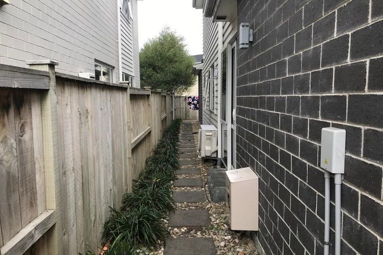 Photo of property in 21e Stamford Crescent, Flat Bush, Auckland, 2019