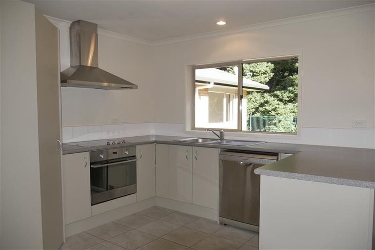 Photo of property in 13 Tieke Place, Horahora, Whangarei, 0110