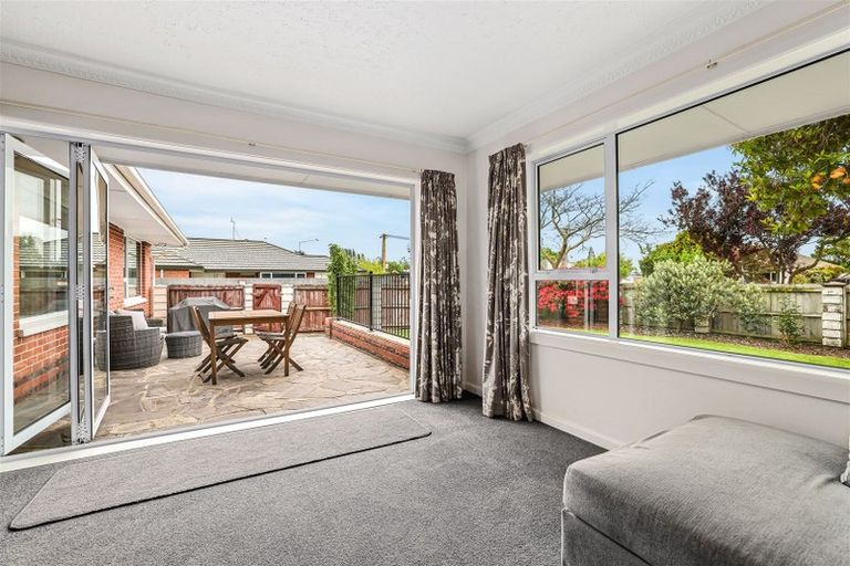 Photo of property in 6 Daniels Road, Redwood, Christchurch, 8051