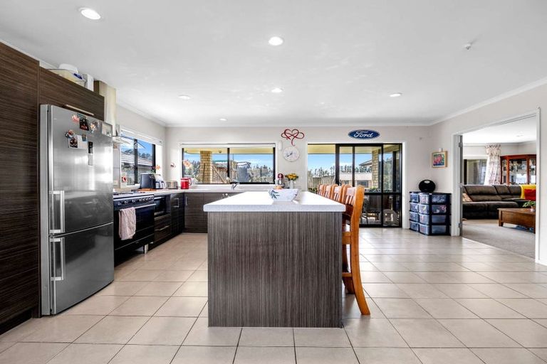 Photo of property in 15 Carroll Place, Owhata, Rotorua, 3010