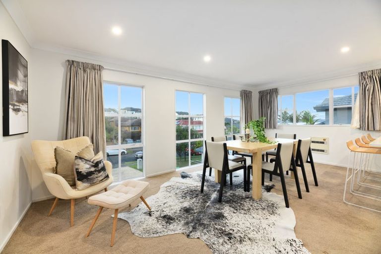 Photo of property in 14 Belleaire Court, West Harbour, Auckland, 0618