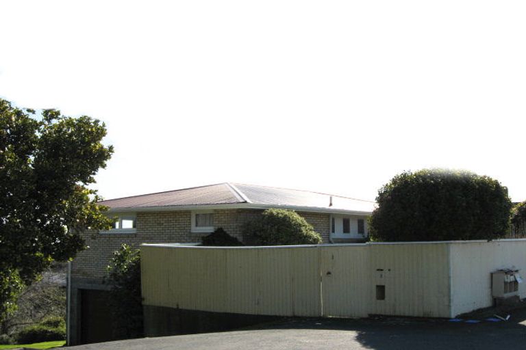 Photo of property in 2 Turehu Street, Merrilands, New Plymouth, 4312