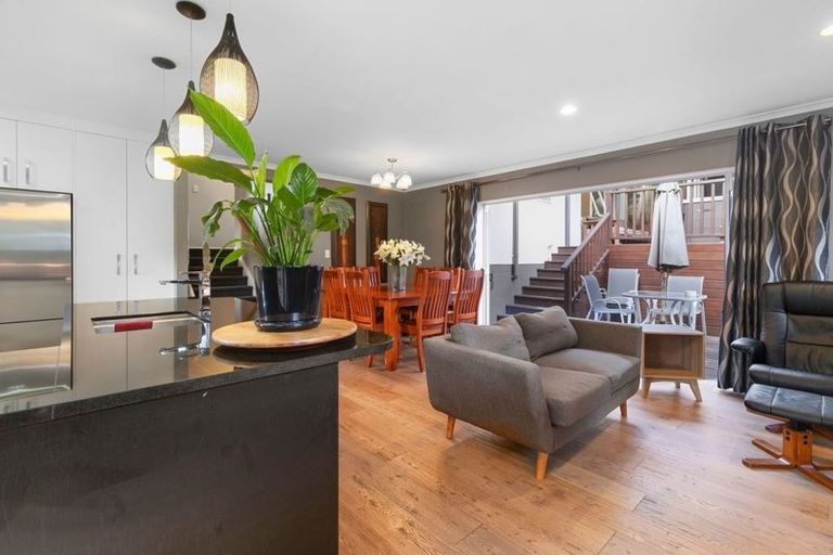 Photo of property in 20 Kate Sheppard Avenue, Torbay, Auckland, 0630