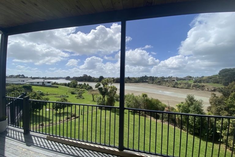 Photo of property in 24 Meachen Terrace, Waiuku, 2123