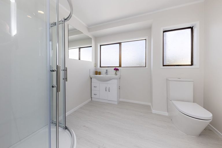 Photo of property in 80 Everglade Drive, Goodwood Heights, Auckland, 2105