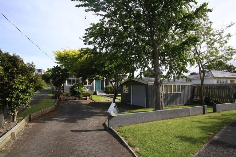 Photo of property in 10 Cowling Road, Hurdon, New Plymouth, 4310