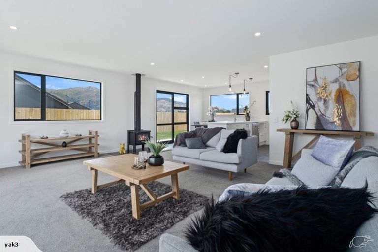 Photo of property in 3 Isthmus Place, Lake Hawea, Wanaka, 9382