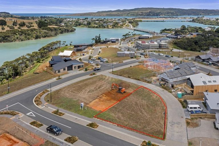 Photo of property in 4 Kanuka Street, Raglan, 3225