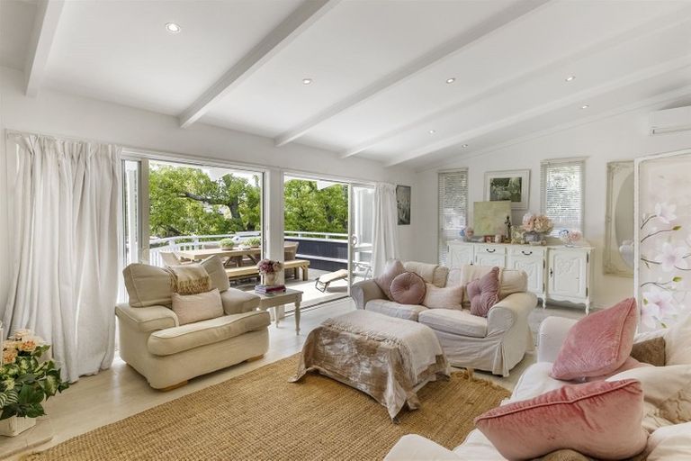 Photo of property in 2 Manaia Place, Mairangi Bay, Auckland, 0630