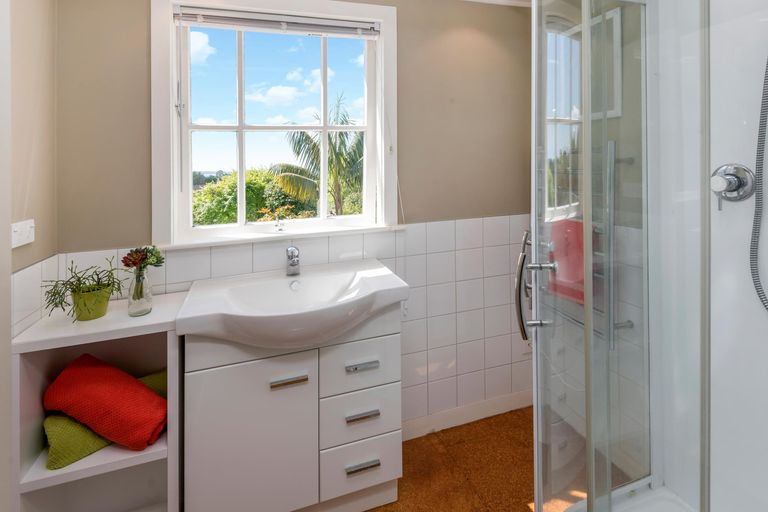 Photo of property in 30 Paparoa Road, Cockle Bay, Auckland, 2014