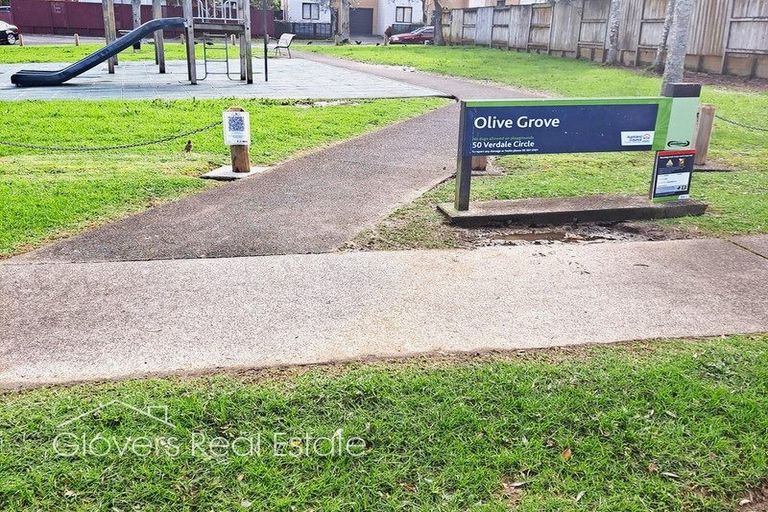 Photo of property in 62 Verdale Circle, Glen Eden, Auckland, 0602