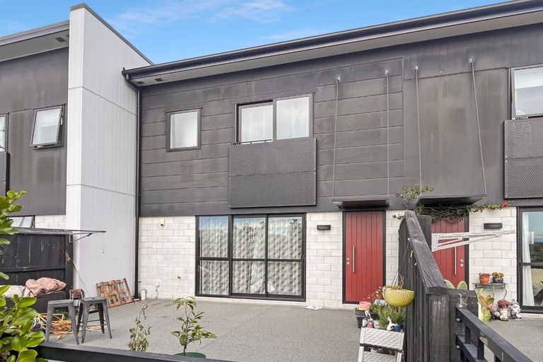 Photo of property in 4 Brian Keogh Lane, Wigram, Christchurch, 8025