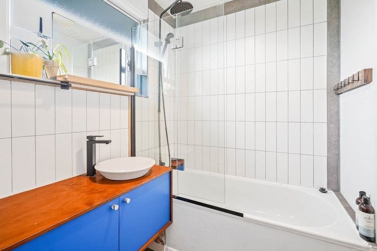 Photo of property in 25 Camelia Place, Islington, Christchurch, 8042