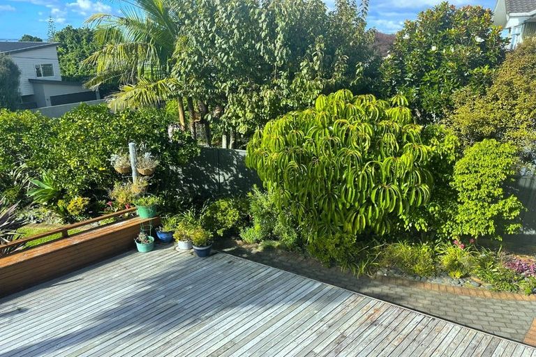 Photo of property in 8 Divich Avenue, Te Atatu South, Auckland, 0610