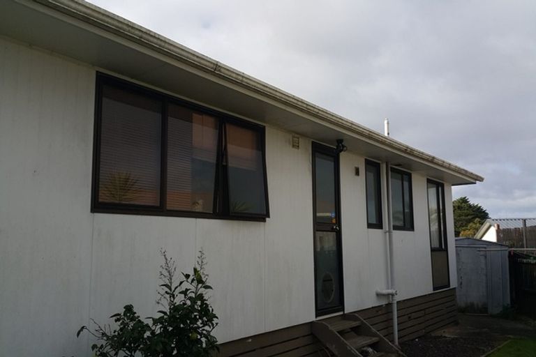 Photo of property in 1/15 Cyril Crescent, West Harbour, Auckland, 0618