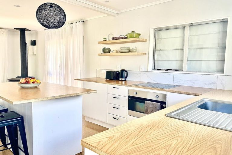 Photo of property in 17 Forest Road, Raumati South, Paraparaumu, 5032