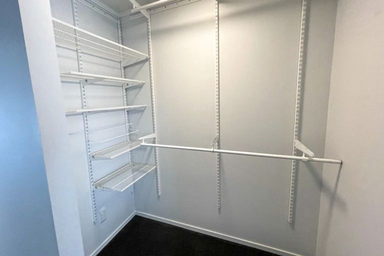 Photo of property in 15 Rerewai Place, Kelston, Auckland, 0602