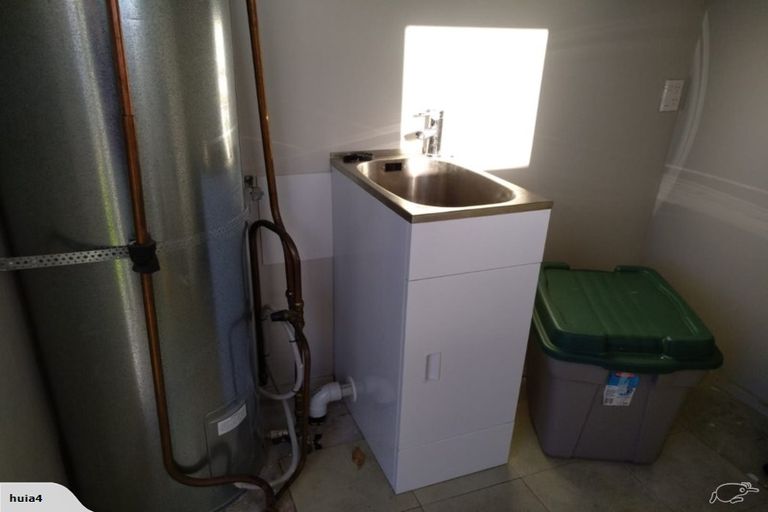 Photo of property in 21 Tiromoana Road, Raumati South, Paraparaumu, 5032