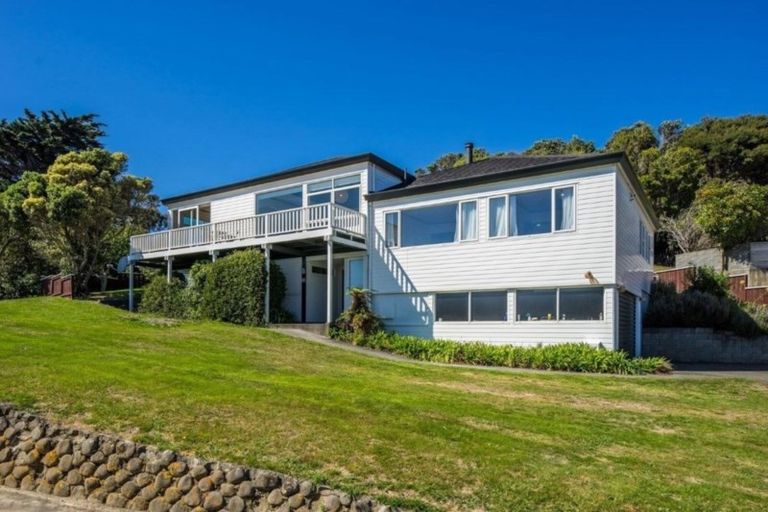 Photo of property in 10 Compass Way, Whitby, Porirua, 5024
