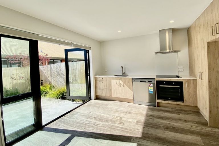 Photo of property in 3/52 Hills Road, Edgeware, Christchurch, 8013