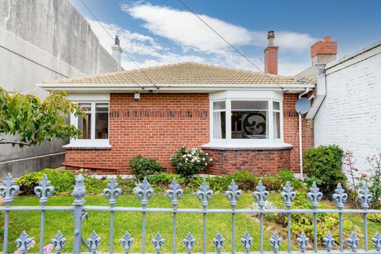 Photo of property in 5 Peel Street, Mornington, Dunedin, 9011