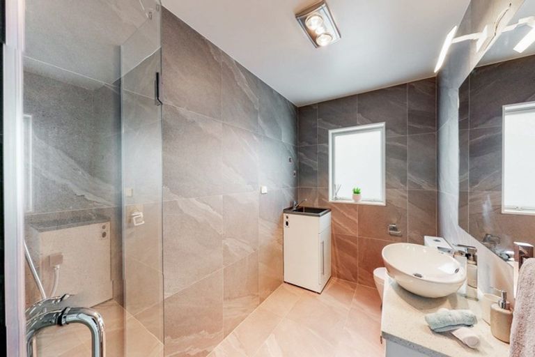 Photo of property in 12 Moko Lane, Greenhithe, Auckland, 0632